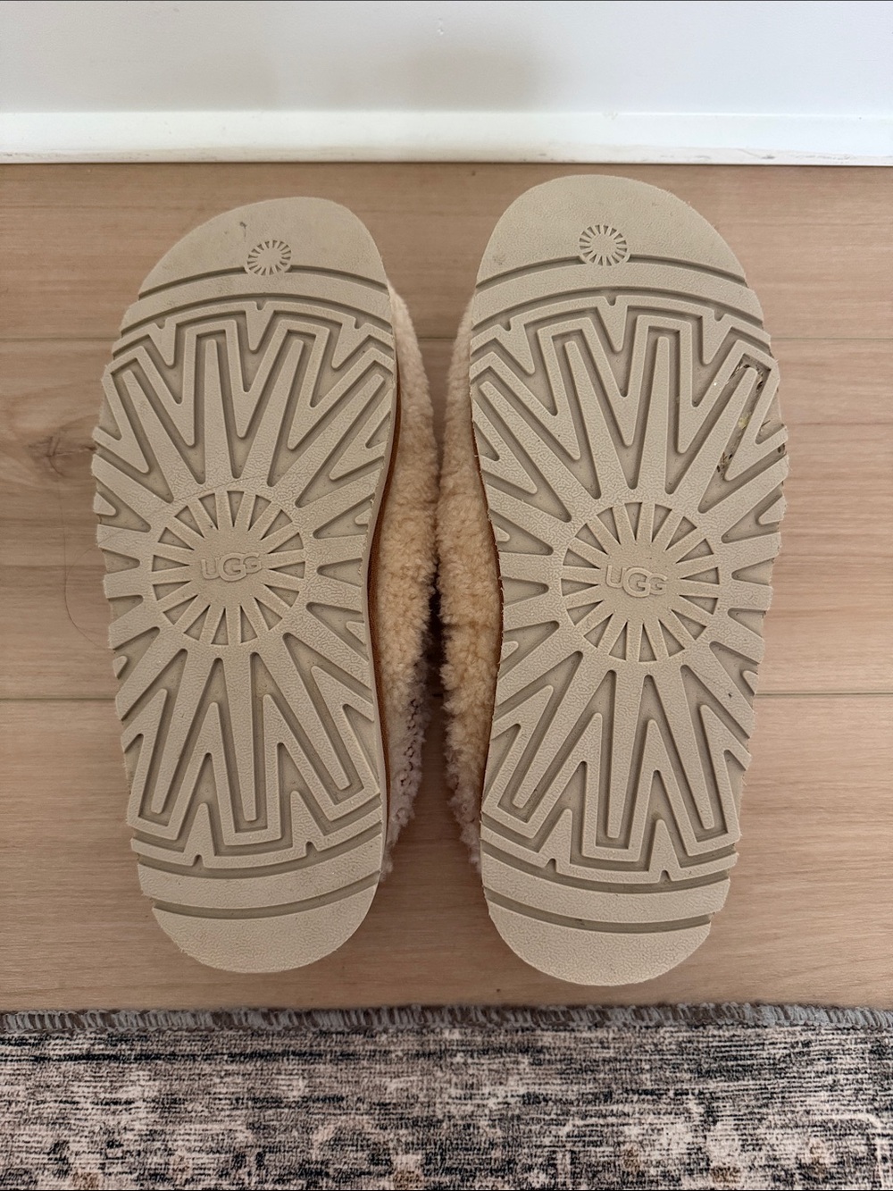 UGG Tazz Platform Cream Shearling Slip-On Slippers with Red and Black Stitching - Picture 4 of 4